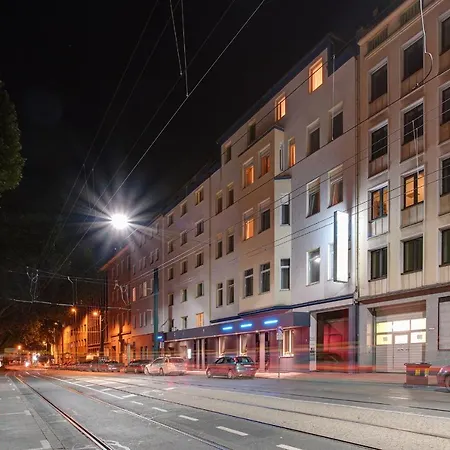 Sure By Western Ambassador 3*