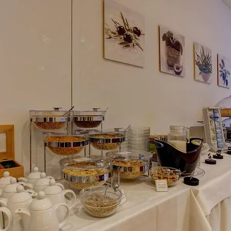 Sure By Western Ambassador ホテル 3*