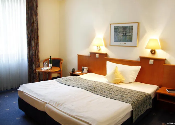 Sure By Western Ambassador 3*