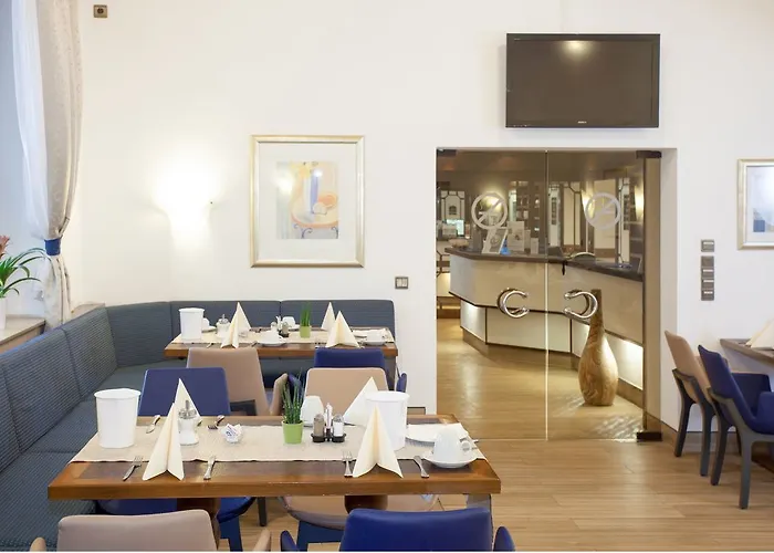 Sure By Western Ambassador 3*