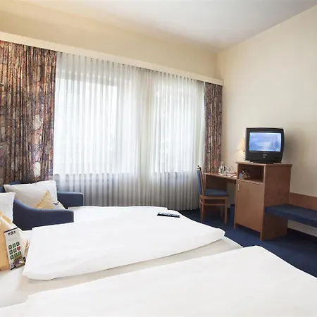 Sure By Western Ambassador 3*