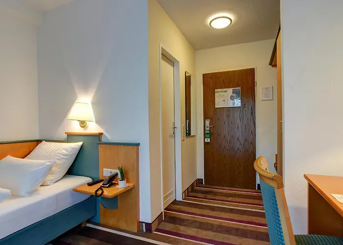 Sure By Western Ambassador دوسلدورف