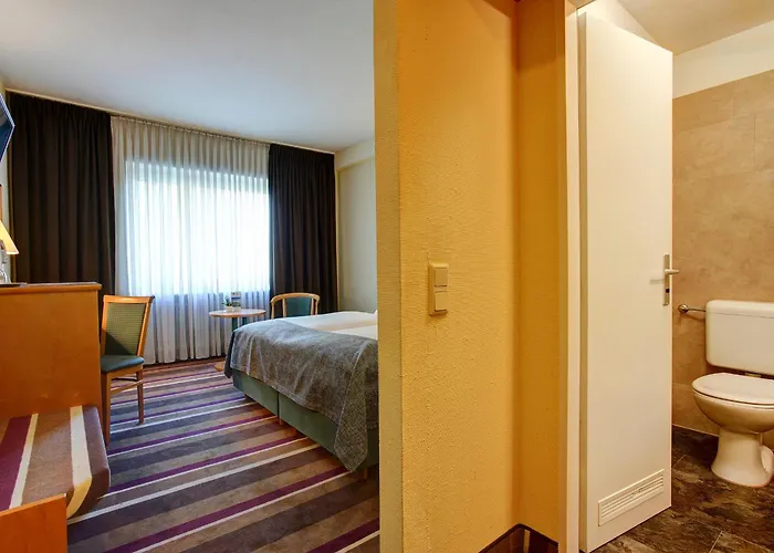 Sure By Western Ambassador دوسلدورف