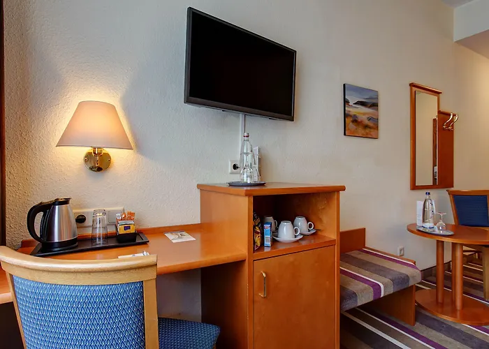 Sure By Western Ambassador دوسلدورف